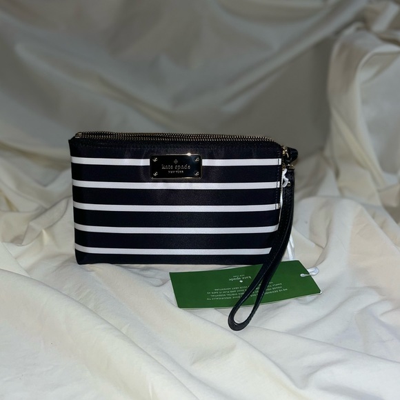 NWT Kate Spade ♠️  New York Leoni Wristlet